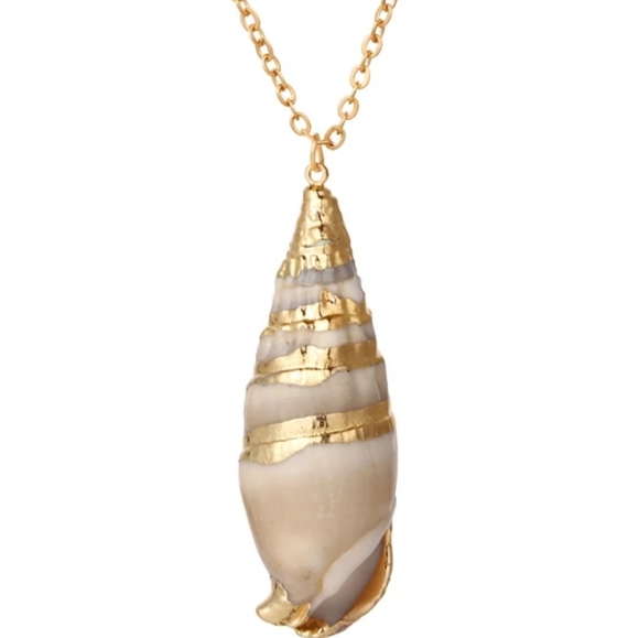 Bohemian Ladies Seashell Choker Necklace. - Picture 2 of 2